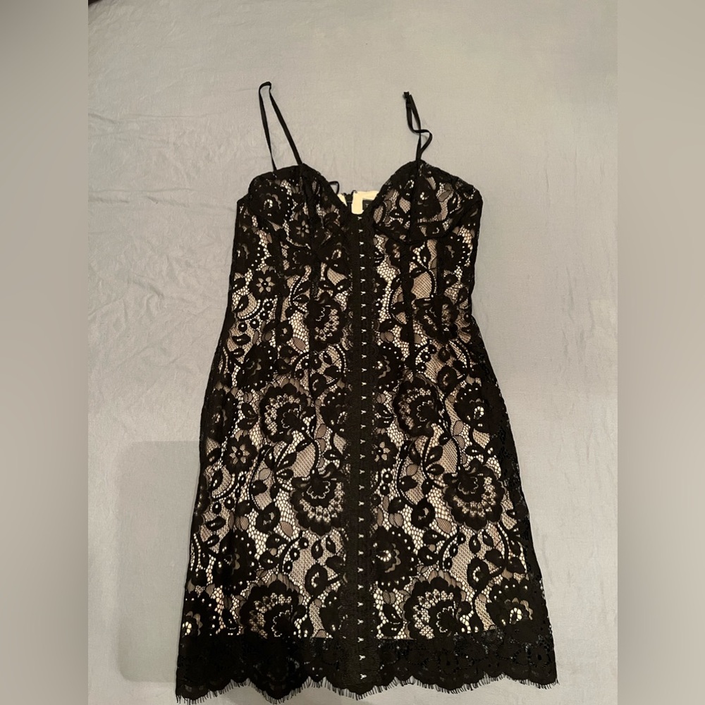TopShop Size 8 Black and Nude Dress